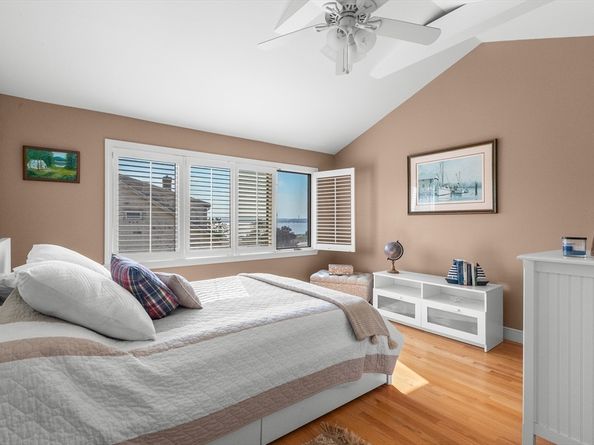 36 Lennox Rd, Nahant MA 01908