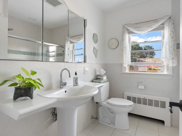 36 Lennox Rd, Nahant MA 01908