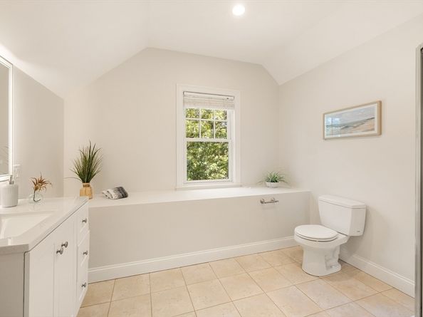 245 East St, Lexington MA 02420