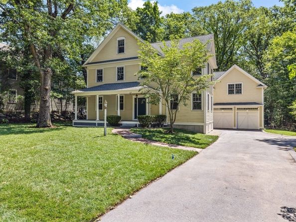 245 East St, Lexington MA 02420