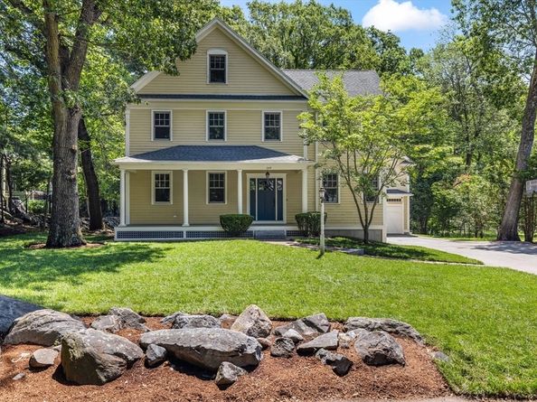 245 East St, Lexington MA 02420