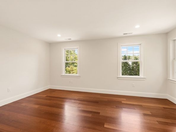 245 East St, Lexington MA 02420
