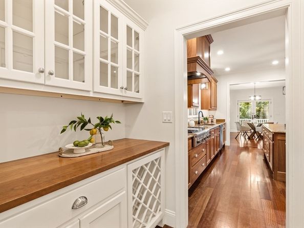 245 East St, Lexington MA 02420