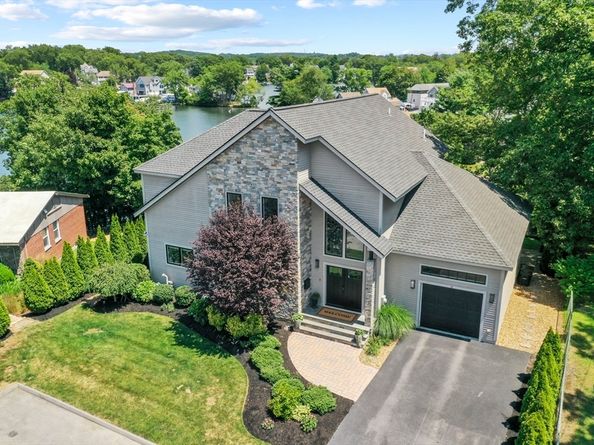 14 Bay Edge Lane, Worcester MA 01604