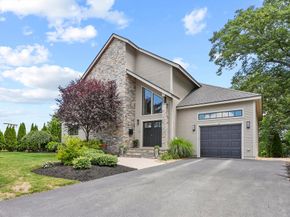14 Bay Edge Lane, Worcester MA 01604