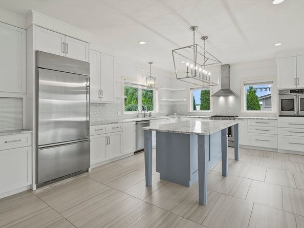 14 Bay Edge Lane, Worcester MA 01604