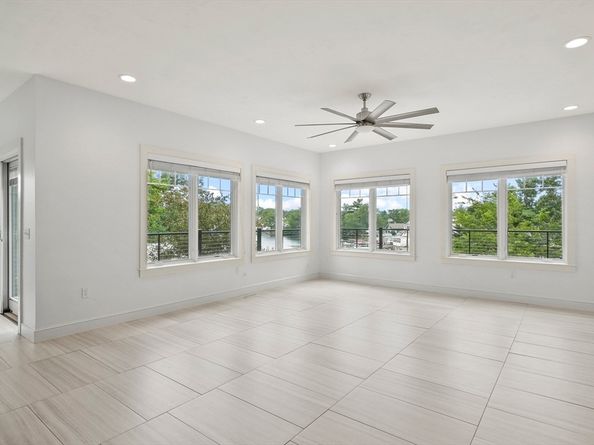 14 Bay Edge Lane, Worcester MA 01604