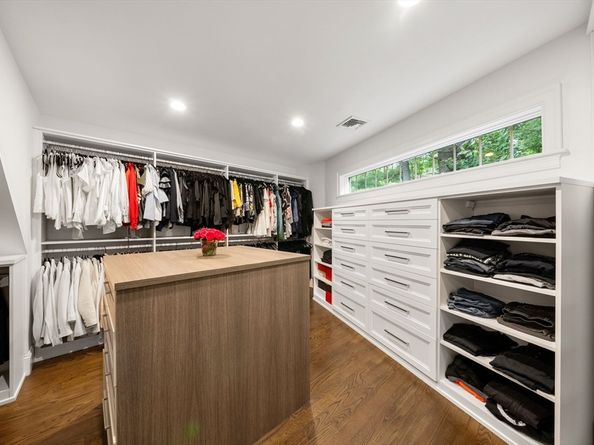 146 Pine St, Dover MA 02030