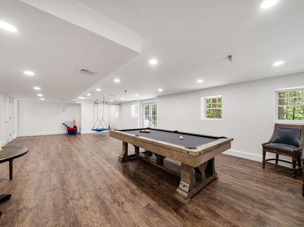 146 Pine St, Dover MA 02030
