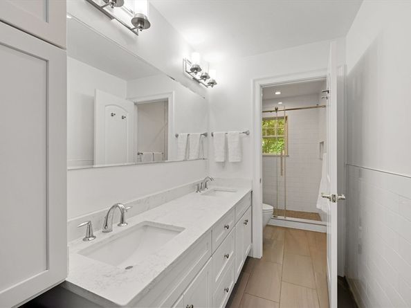 146 Pine St, Dover MA 02030