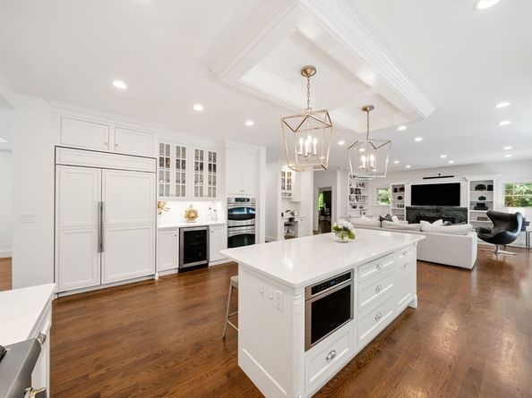 146 Pine St, Dover MA 02030