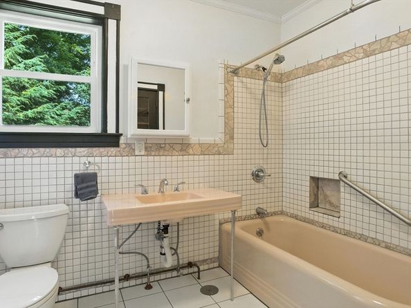 4 Brigham Park, Fitchburg MA 01420