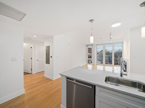 7 Beech St 319, Cambridge MA 02140