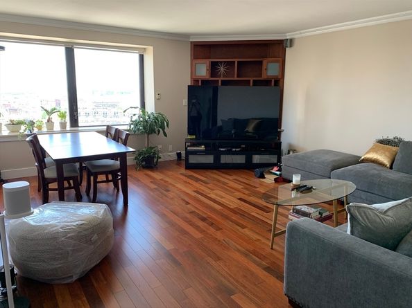 65 E India 22C, Boston MA 02110