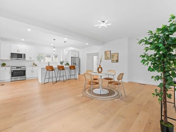 39 Dudley St, Marlborough MA 01752