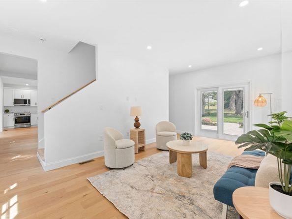 39 Dudley St, Marlborough MA 01752