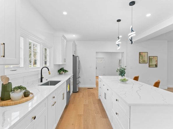 39 Dudley St, Marlborough MA 01752