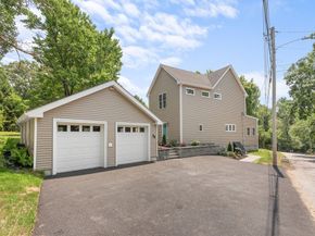39 Dudley St, Marlborough MA 01752