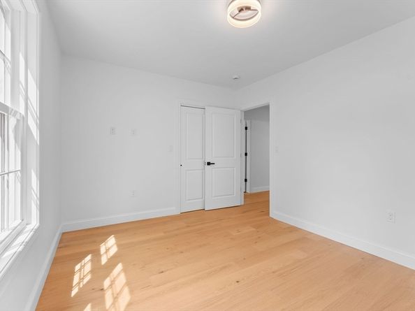 39 Dudley St, Marlborough MA 01752