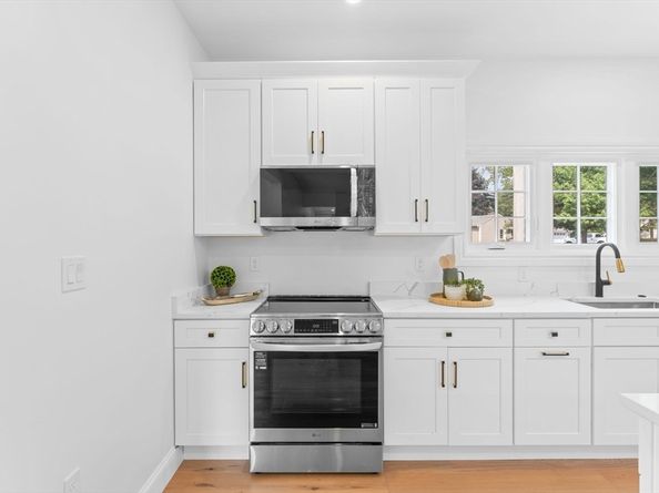 39 Dudley St, Marlborough MA 01752