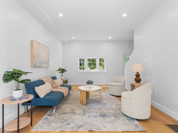 39 Dudley St, Marlborough MA 01752