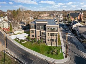 272 Lincoln St 302, Marlborough MA 01752