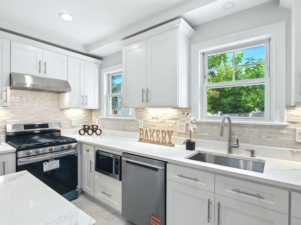 685 Union St, Braintree MA 02184