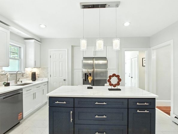 685 Union St, Braintree MA 02184