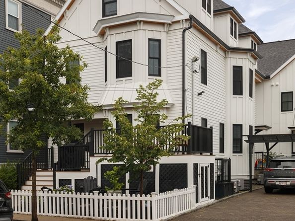 13A Quincy St 13A, Somerville MA 02143
