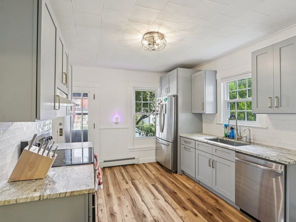 25 Walnut St, Marlborough MA 01752