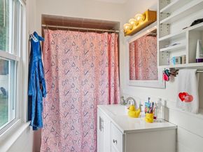 25 Walnut St, Marlborough MA 01752