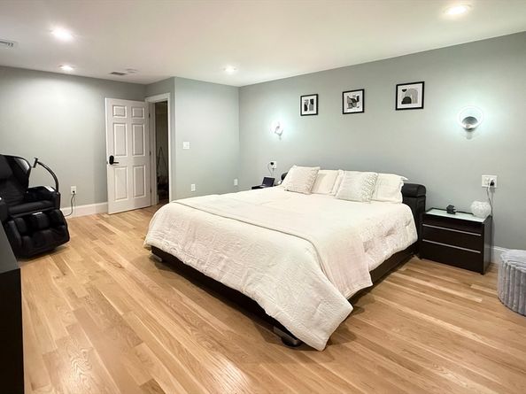 290 Granite Ave, Milton MA 02186
