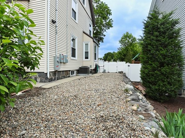 290 Granite Ave, Milton MA 02186