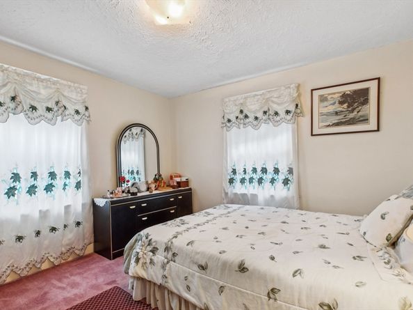 14 Crown St, Milton MA 02186