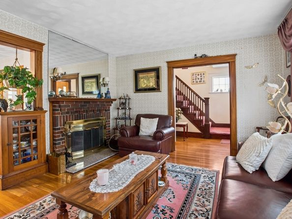 14 Crown St, Milton MA 02186