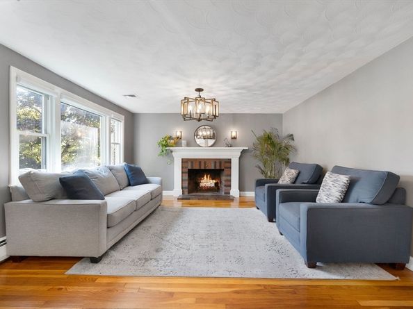 10 Marie Ave, Stoneham MA 02180