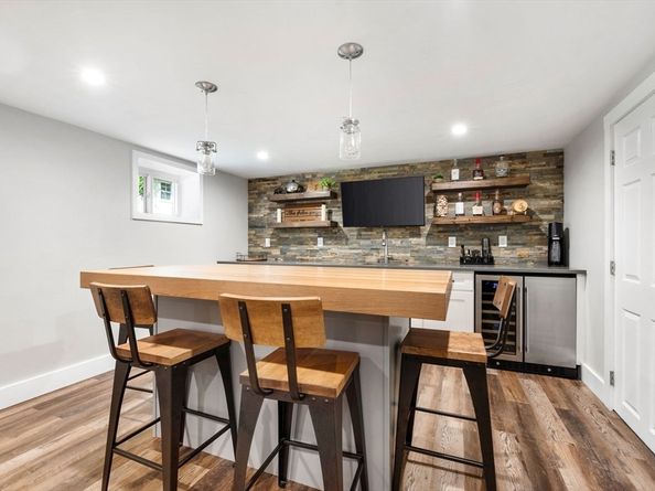 10 Marie Ave, Stoneham MA 02180