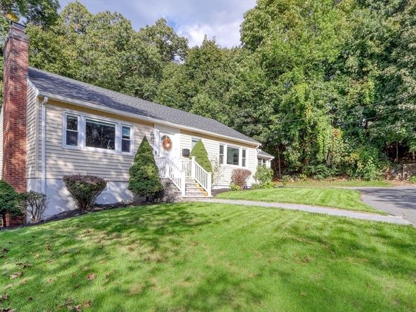 10 Marie Ave, Stoneham MA 02180