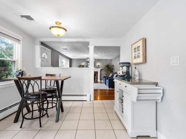 10 Marie Ave, Stoneham MA 02180