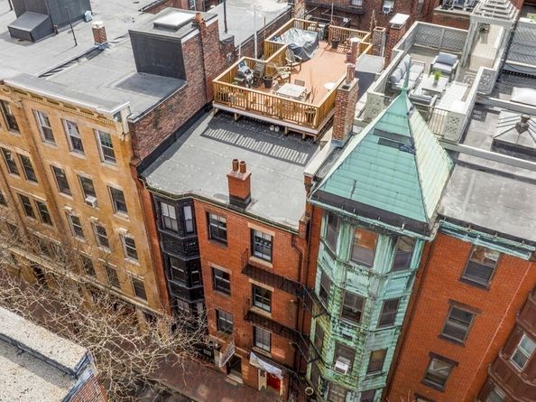 32 Myrtle 42, Boston MA 02114