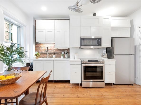 32 Myrtle 42, Boston MA 02114
