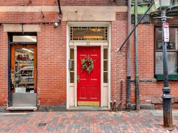 32 Myrtle 42, Boston MA 02114