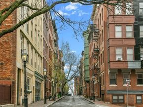 32 Myrtle 42, Boston MA 02114