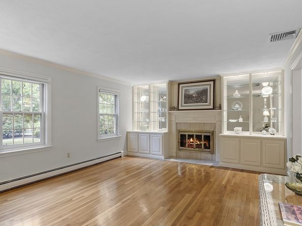 25 Algonquin Avenue, Andover MA 01810