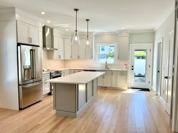 50-52 York Avenue 50, Watertown MA 02472