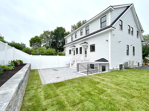 50-52 York Avenue 50, Watertown MA 02472
