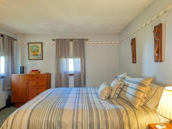 6 Fairfax St, Burlington MA 01803