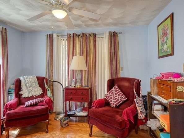 6 Fairfax St, Burlington MA 01803