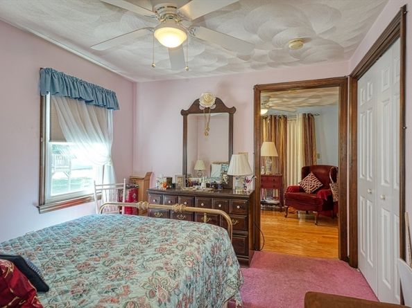 6 Fairfax St, Burlington MA 01803