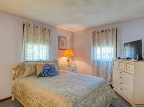 6 Fairfax St, Burlington MA 01803